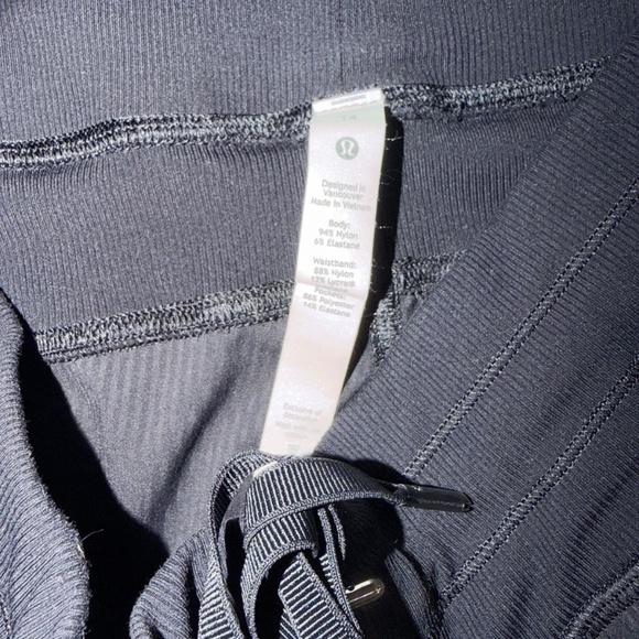 Lululemon Dance Studio Mid-rise Joggers Women Size 14 Black - Picture 5 of 5